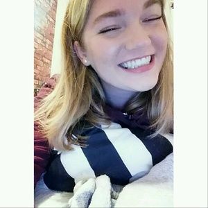 Meet your Posher, Olivia